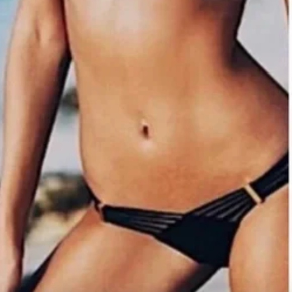 Victoria’s Secret Bombshell Halter Bikini Top ONLY 32B/34A - Picture 8 of 8